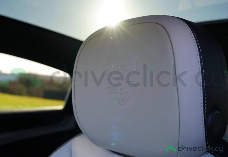 Porsche Cayenne Серый