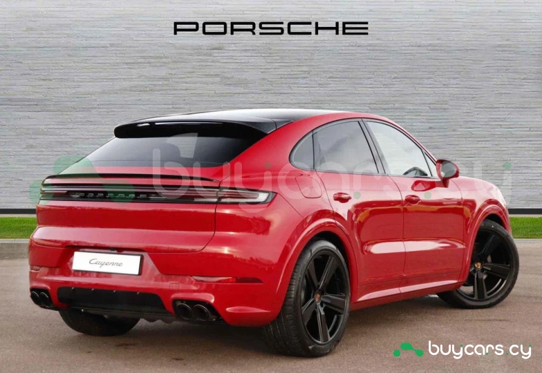 Porsche Cayenne Красный