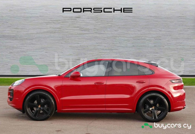 Porsche Cayenne Красный