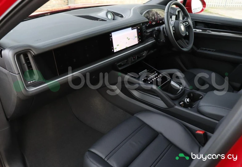 Porsche Cayenne Красный