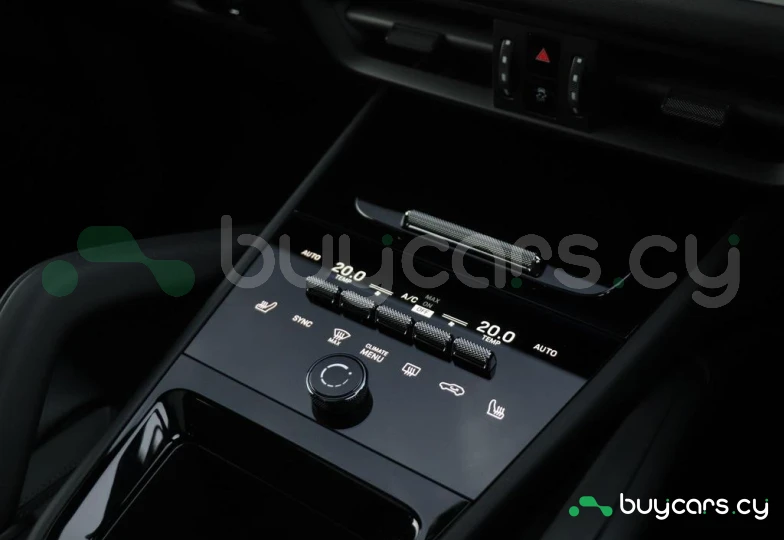 Porsche Cayenne Красный