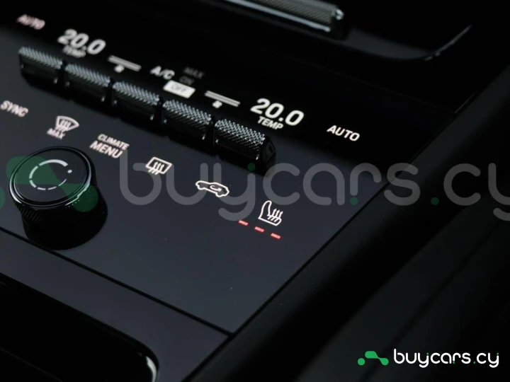 Porsche Cayenne Красный