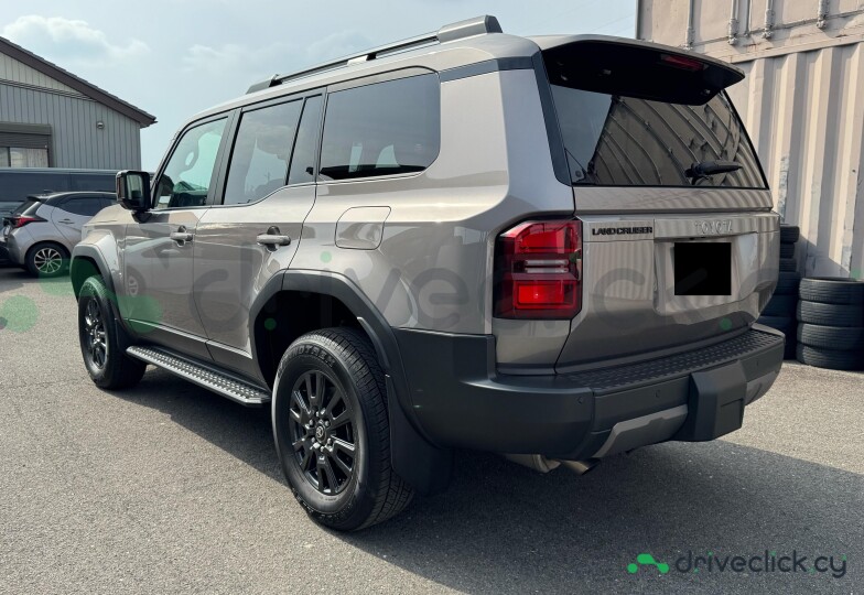 Toyota Land Cruiser 250 Brown