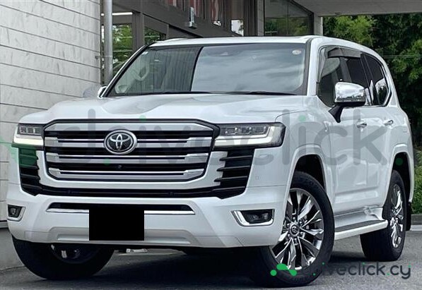 Toyota Land Cruiser 300 White
