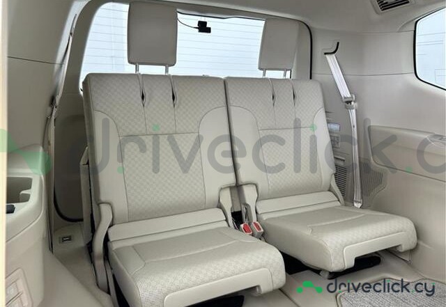 Toyota Land Cruiser 300 White