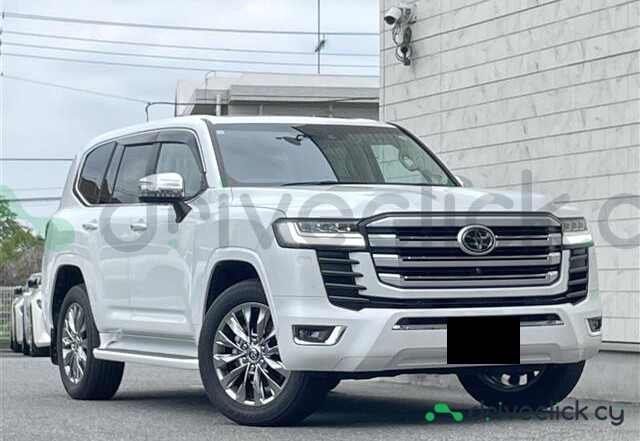 Toyota Land Cruiser 300 White