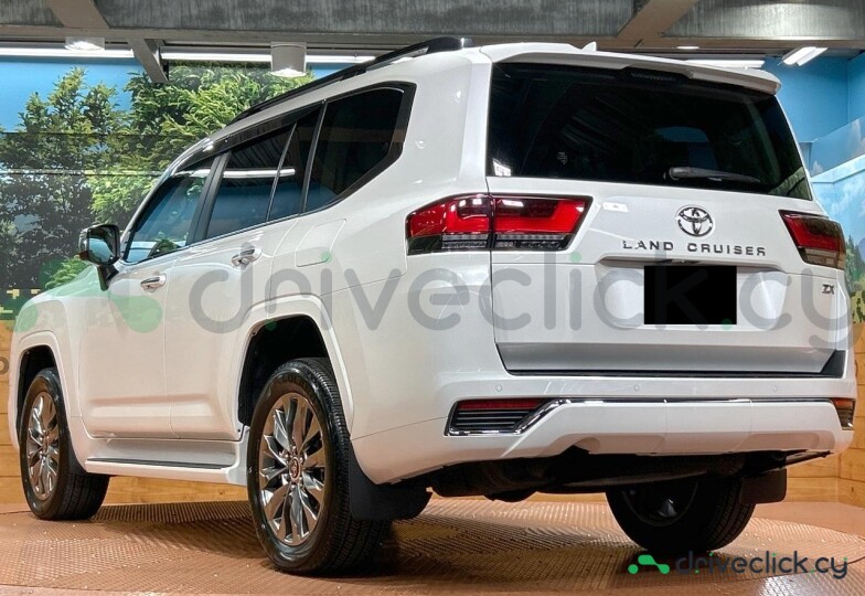 Toyota Land Cruiser 300 White