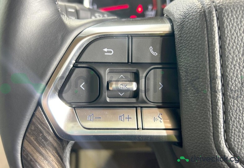 Toyota Land Cruiser 300 White