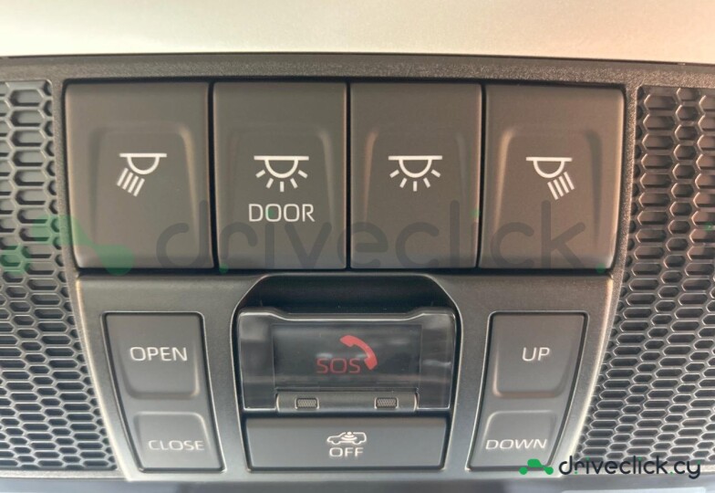 Toyota Land Cruiser 300 White
