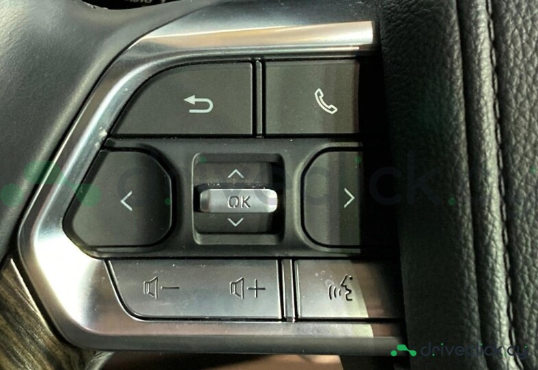 Toyota Land Cruiser 300 White
