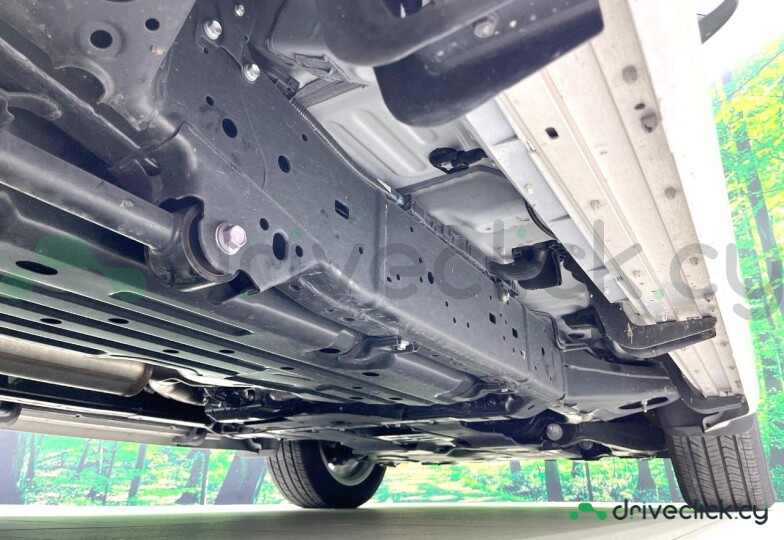 Toyota Land Cruiser 300 White
