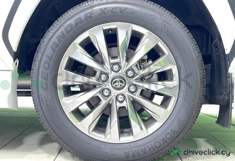 Toyota Land Cruiser 300 White