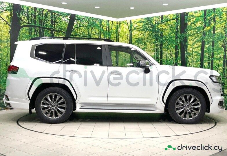 Toyota Land Cruiser 300 White
