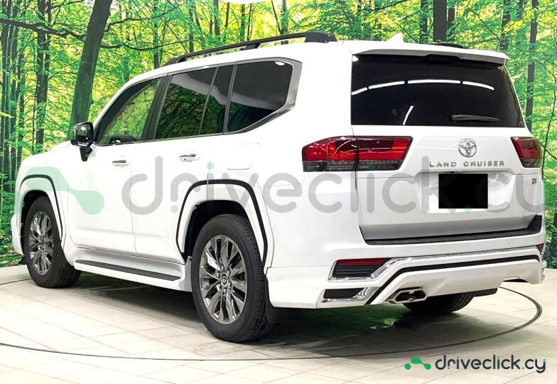 Toyota Land Cruiser 300 White