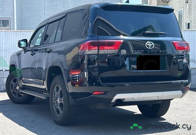Toyota Land Cruiser 300 Black