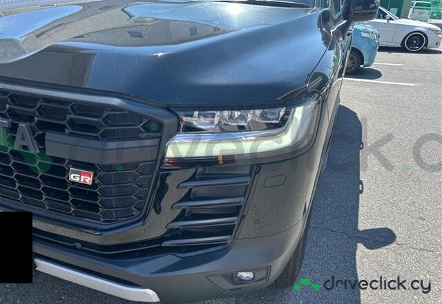 Toyota Land Cruiser 300 Black