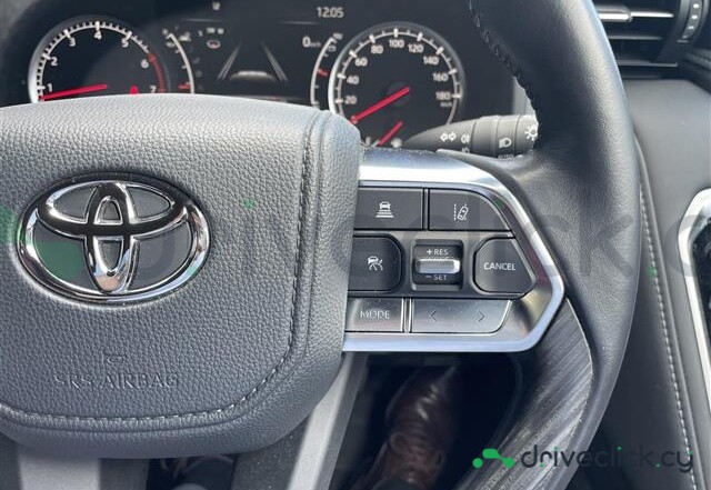 Toyota Land Cruiser 300 Black