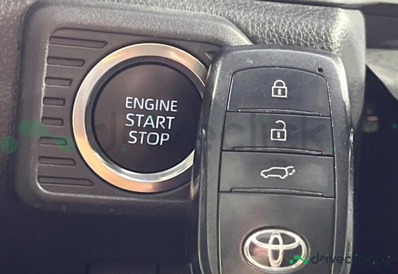 Toyota Land Cruiser 250 White