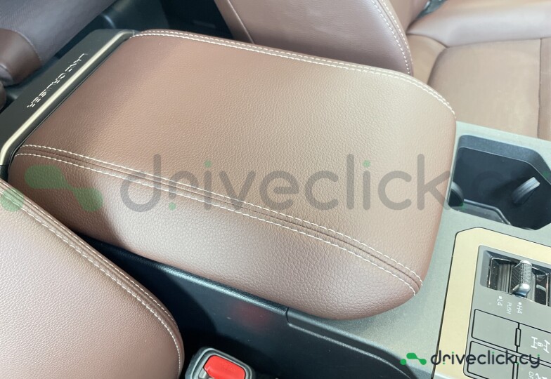 Toyota Land Cruiser 250 Beige