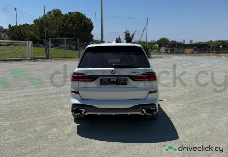 BMW X7 Белый