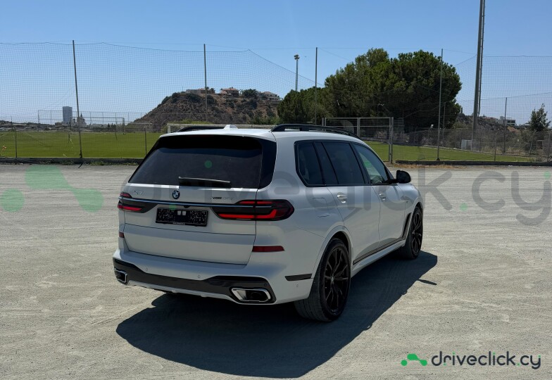 BMW X7 Белый
