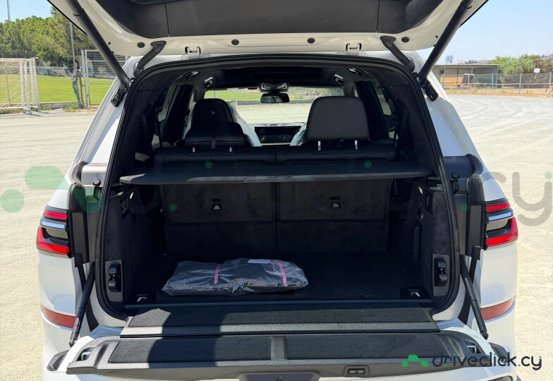 BMW X7 Белый