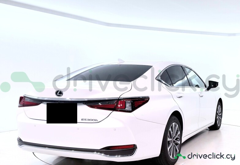 Lexus ES White