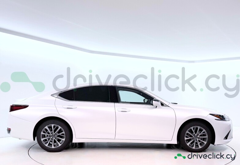 Lexus ES White