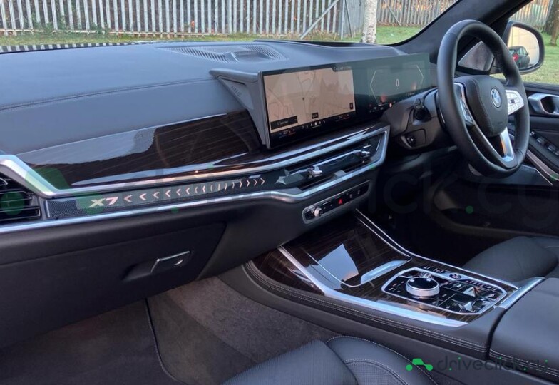 BMW X7 Серый