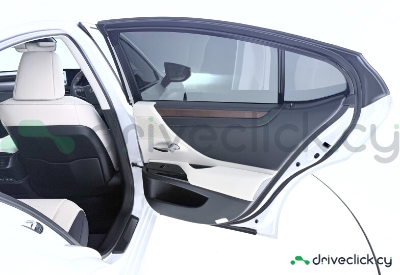 Lexus ES White