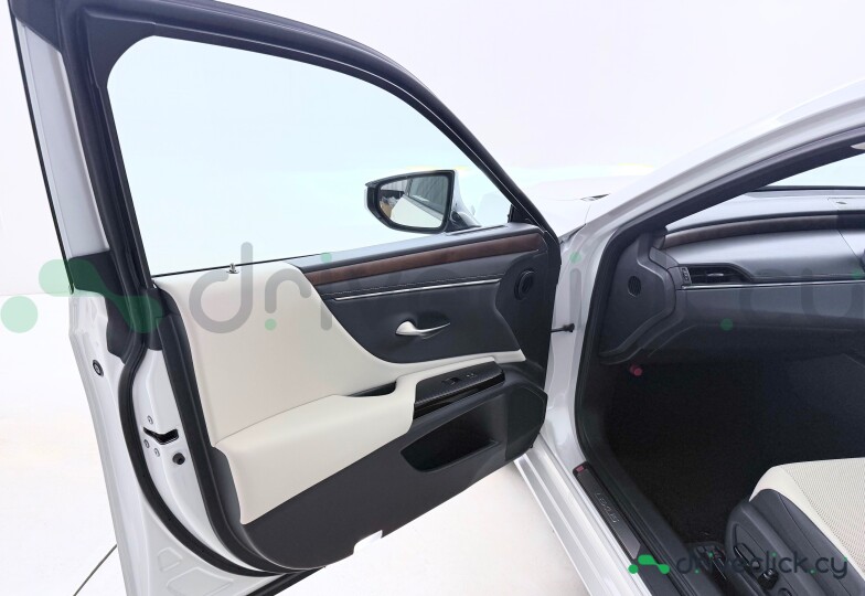 Lexus ES White