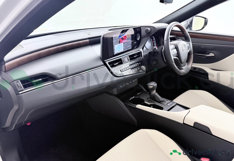 Lexus ES White