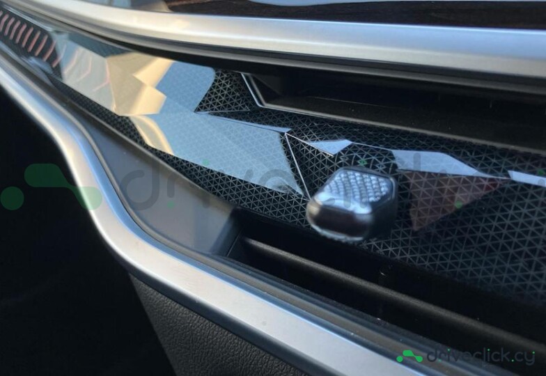 BMW X7 Серый