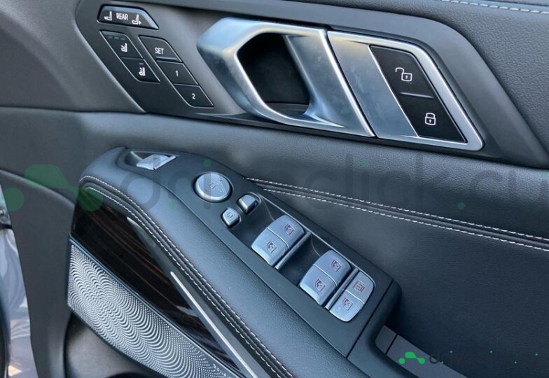 BMW X7 Серый