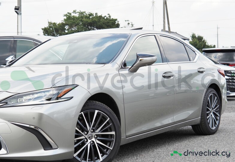Lexus ES Grey
