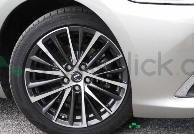 Lexus ES Grey