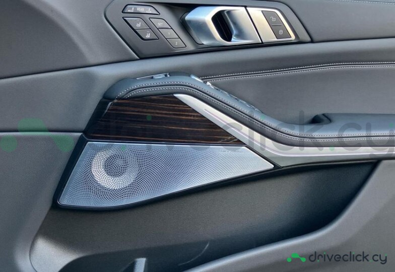 BMW X7 Серый