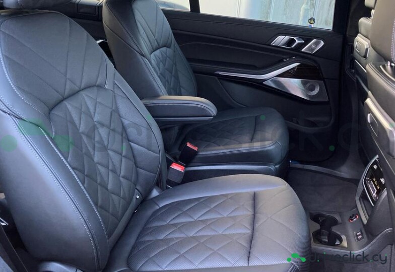 BMW X7 Серый