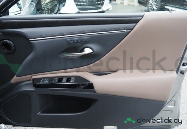 Lexus ES Grey