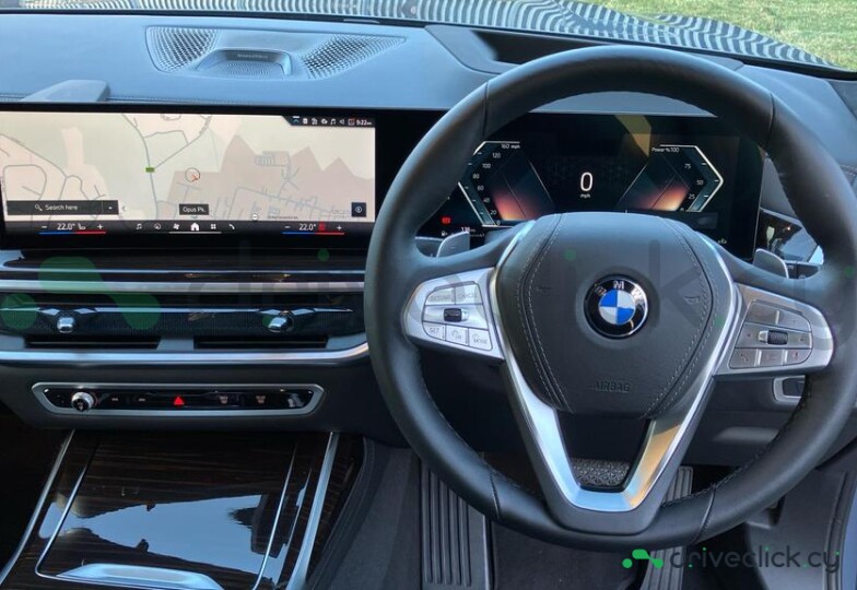 BMW X7 Серый