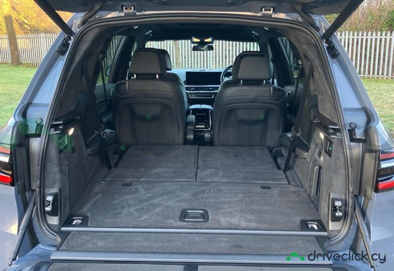BMW X7 Серый