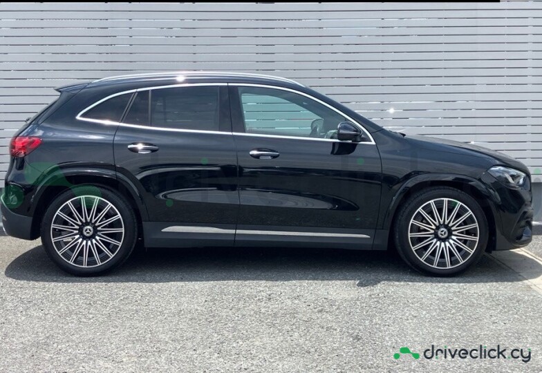 Mercedes GLA-class Black