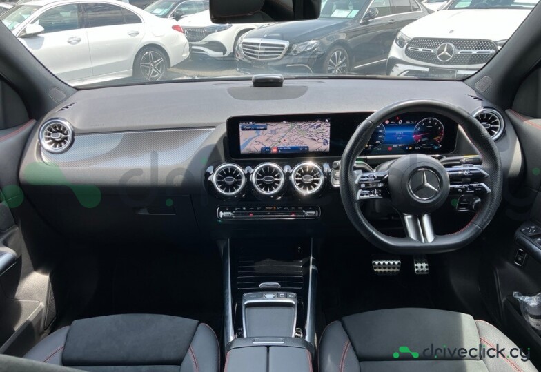 Mercedes GLA-class Black