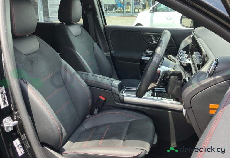 Mercedes GLA-class Black