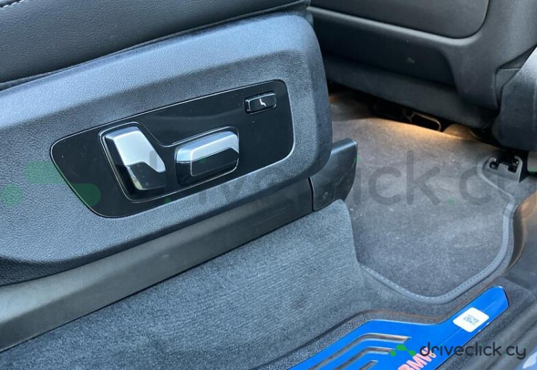 BMW X7 Серый