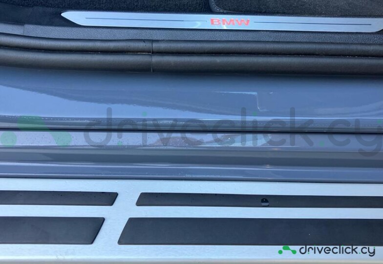 BMW X7 Серый