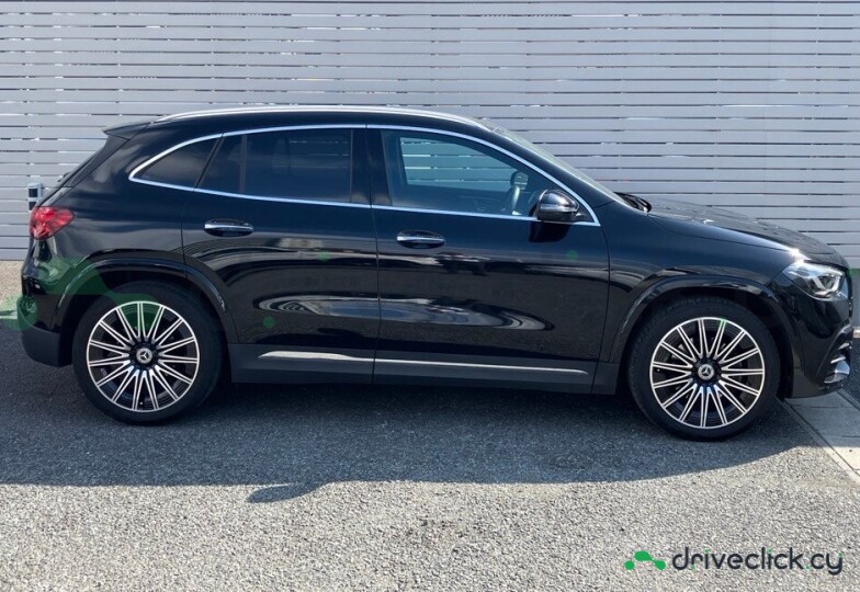 Mercedes GLA-class Black