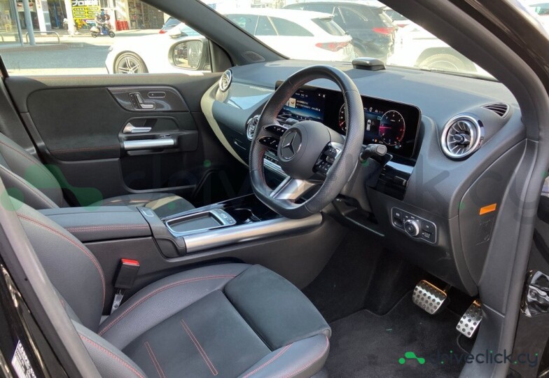 Mercedes GLA-class Black