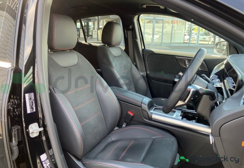 Mercedes GLA-class Black