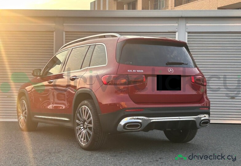 Mercedes GLB-class Red